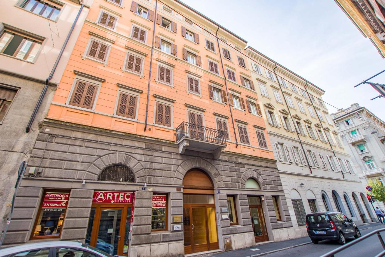Apartamento La Casa Di Lu Trieste Exterior foto